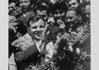 <p>Юрий Гагарин в Хельсинки.<br />
Виктор Ахломов.<br />
5 августа 1962 г. Всемирный Фестиваль молодежи и студентов.<br />
 </p>